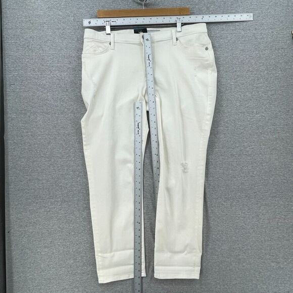 Rock & Republic Jeans Womens 16M Plus White Distressed Boyfriend Relaxed Fit NEW - Picture 7 of 12